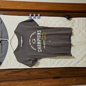 NFL Team Apparel | Medium | Women's Short Sleeve Top